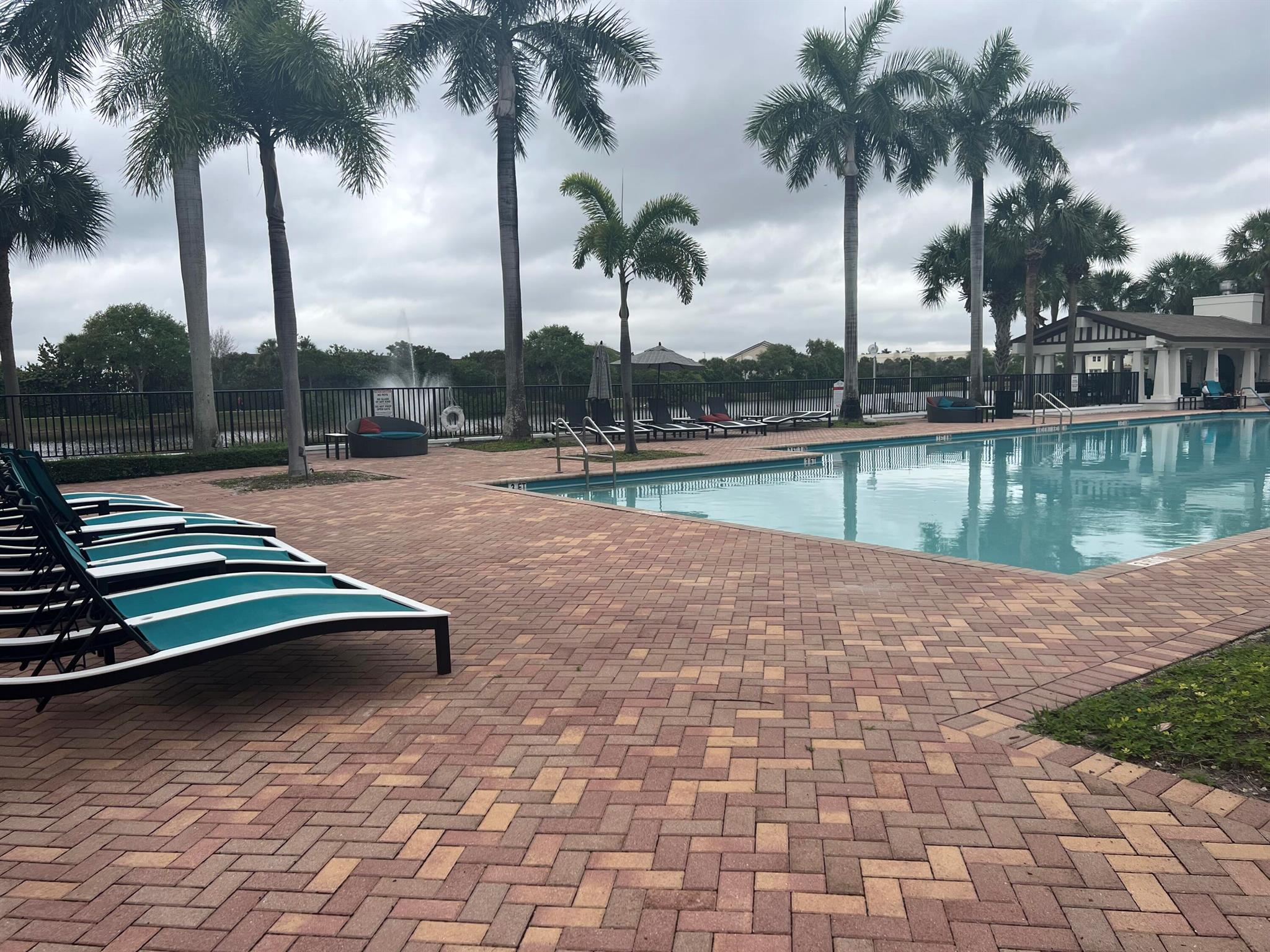 CITYSIDE CONDOMINIUM - Residential Lease