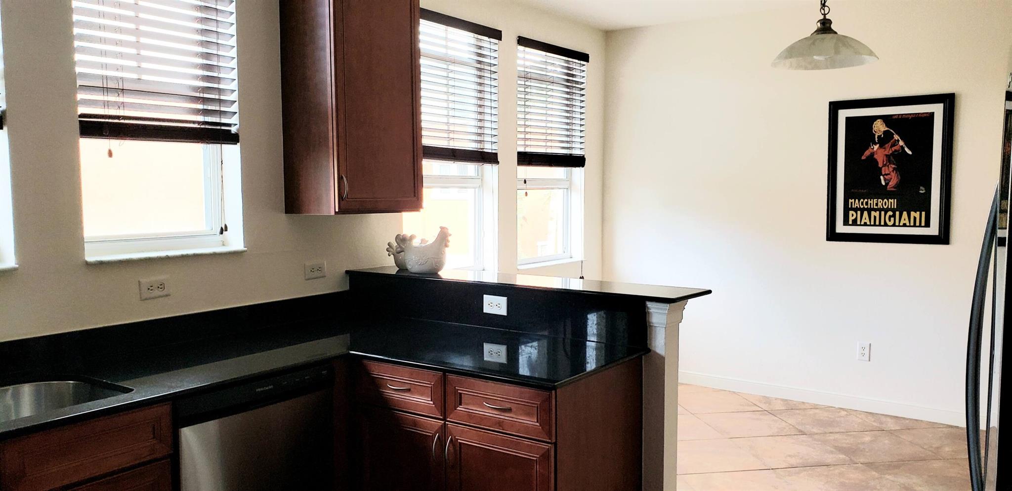 CITYSIDE CONDOMINIUM - Residential Lease