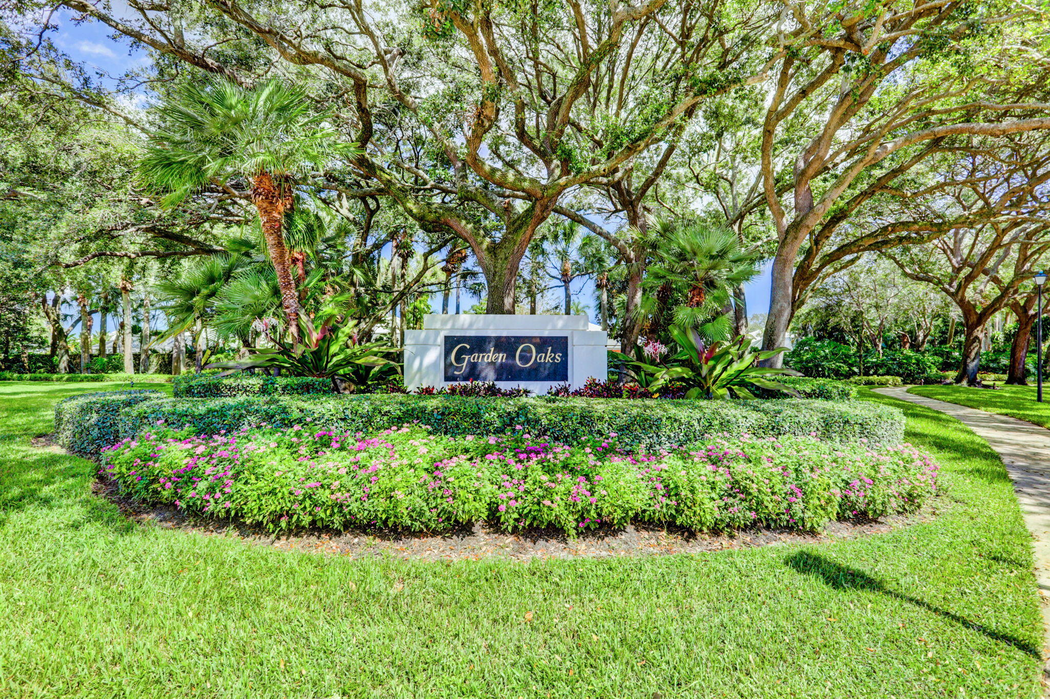 GARDEN OAKS - Residential