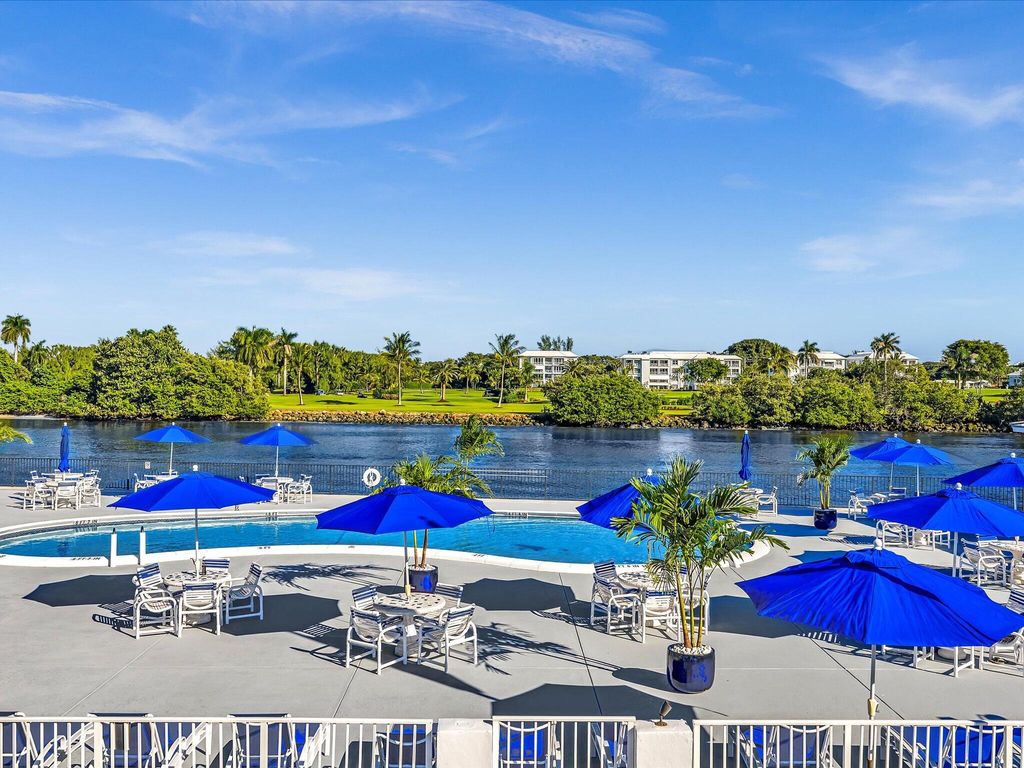 Photo of 2542 S Federal Highway #15, Boynton Beach, FL 33435 (MLS # R11162059)