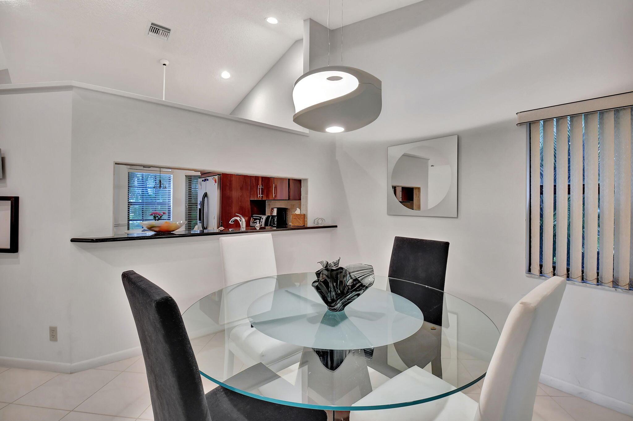 LEXINGTON CLUB 3 - Residential