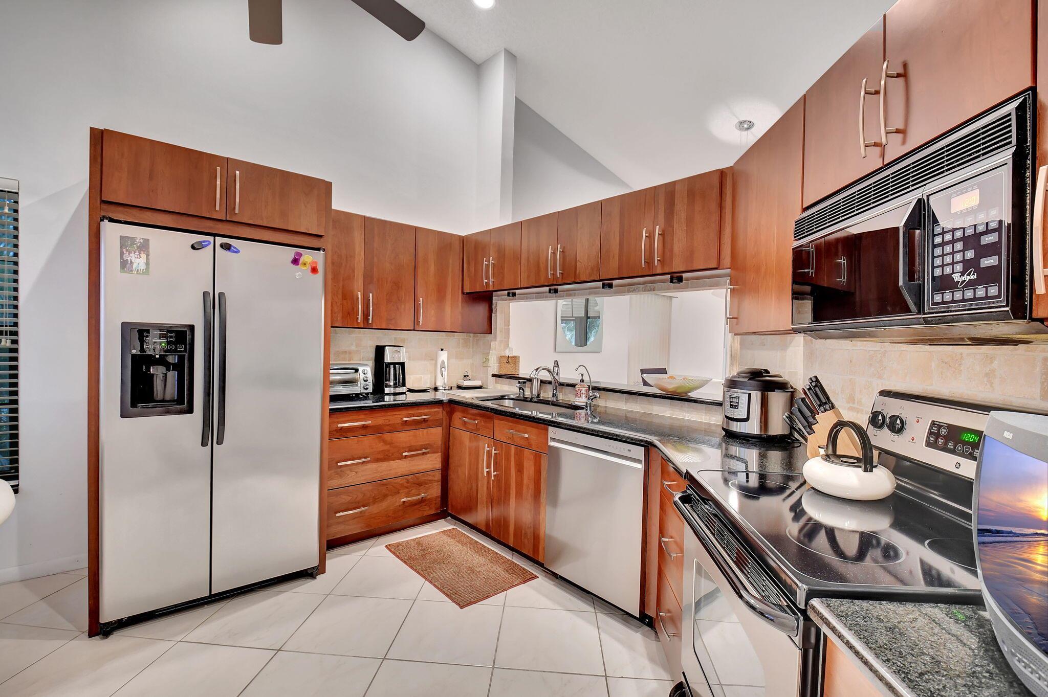 LEXINGTON CLUB 3 - Residential