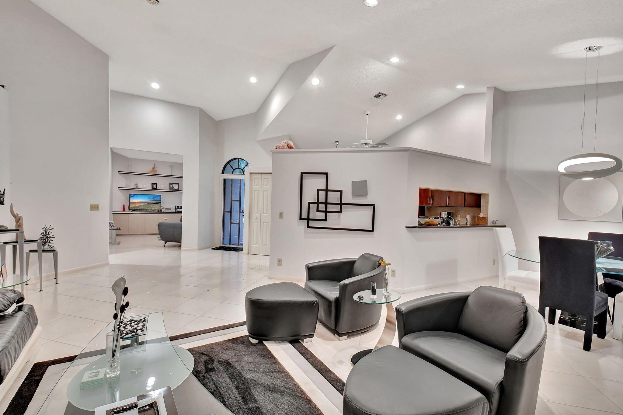 LEXINGTON CLUB 3 - Residential