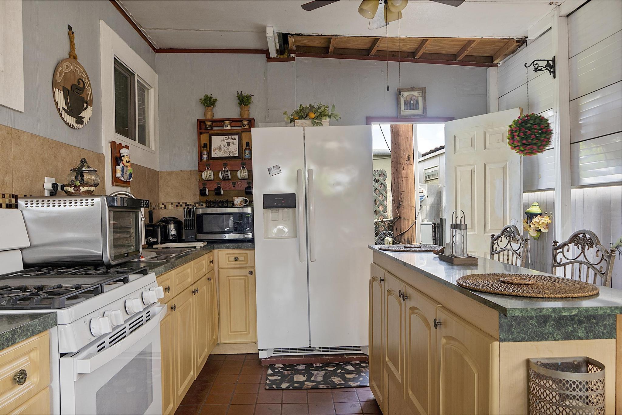 PALMETTO TRAILER ESTATES - Residential