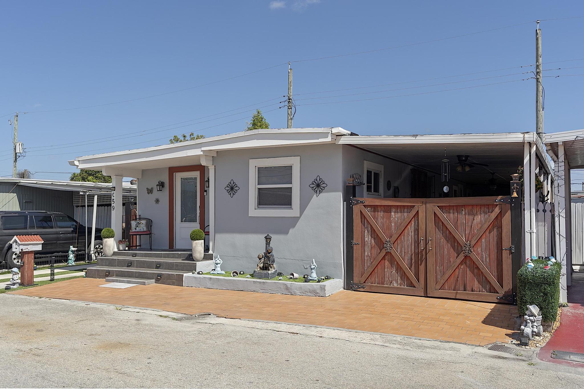 PALMETTO TRAILER ESTATES - Residential