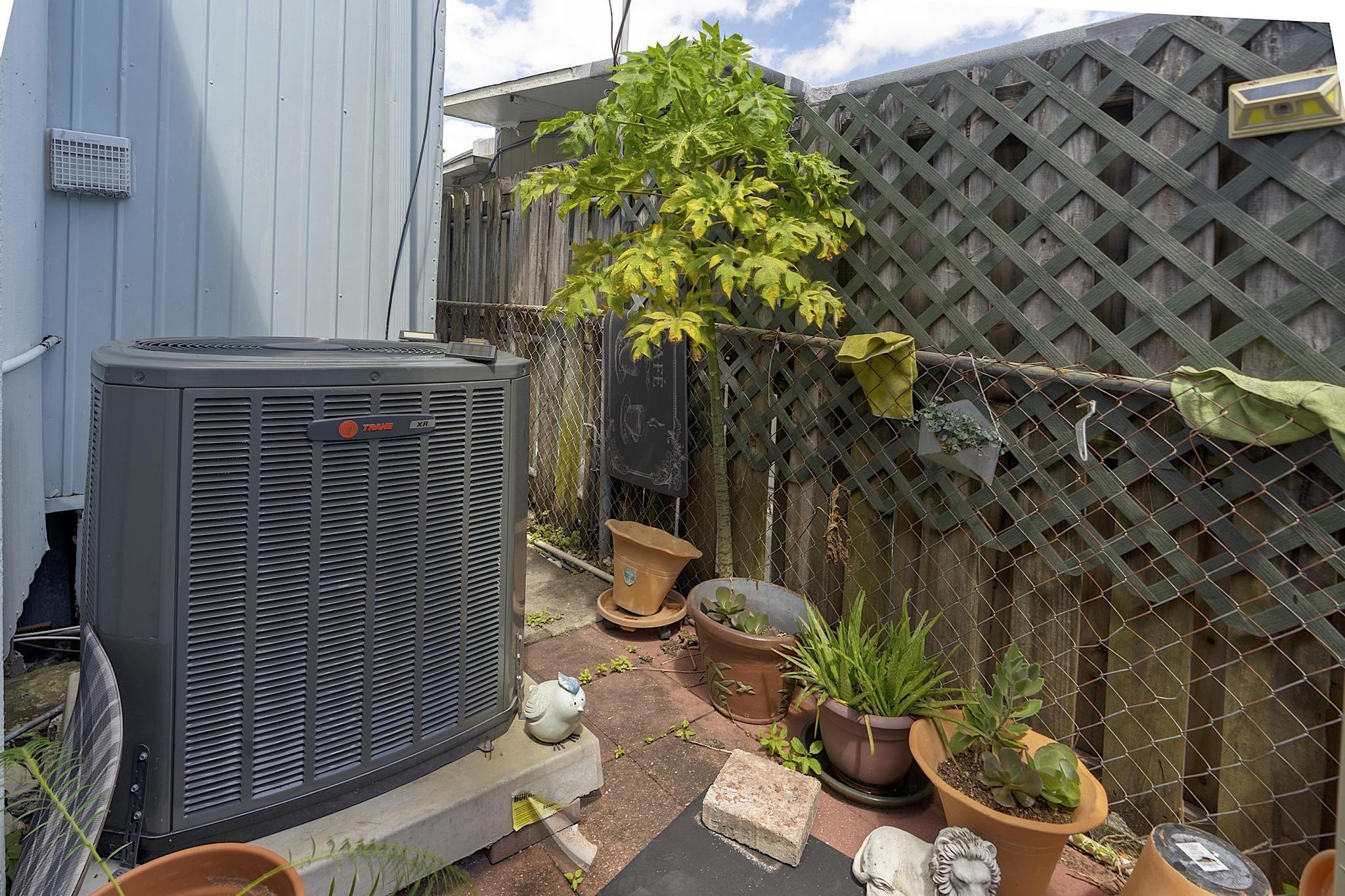 PALMETTO TRAILER ESTATES - Residential