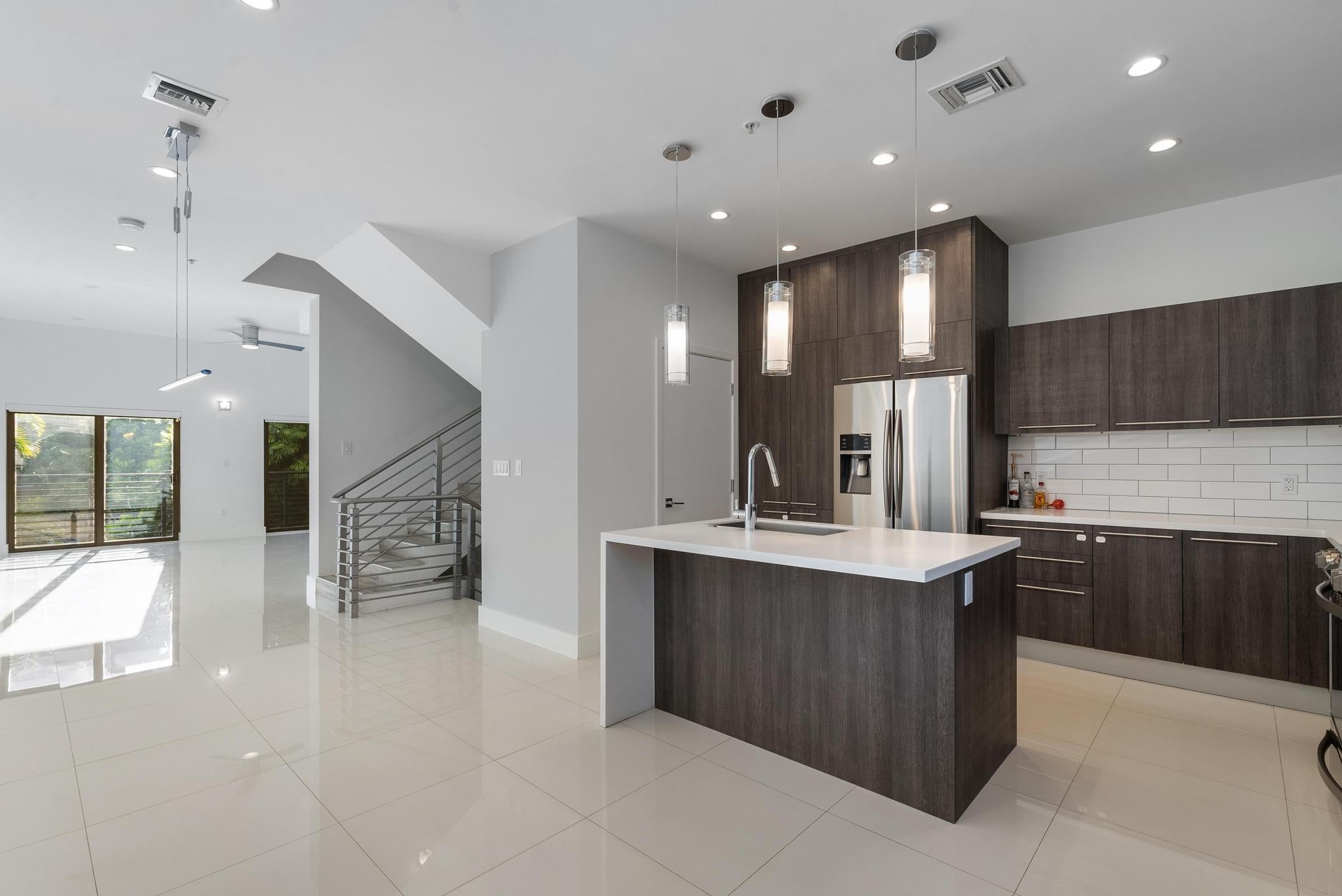 180 SE 4TH Terrace