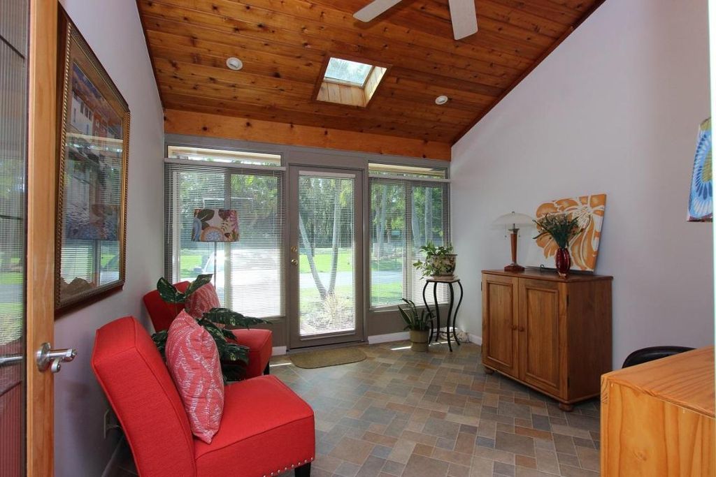 Photo of 61 Mayfair Lane, Boynton Beach, FL 33426 (MLS # R11086925)