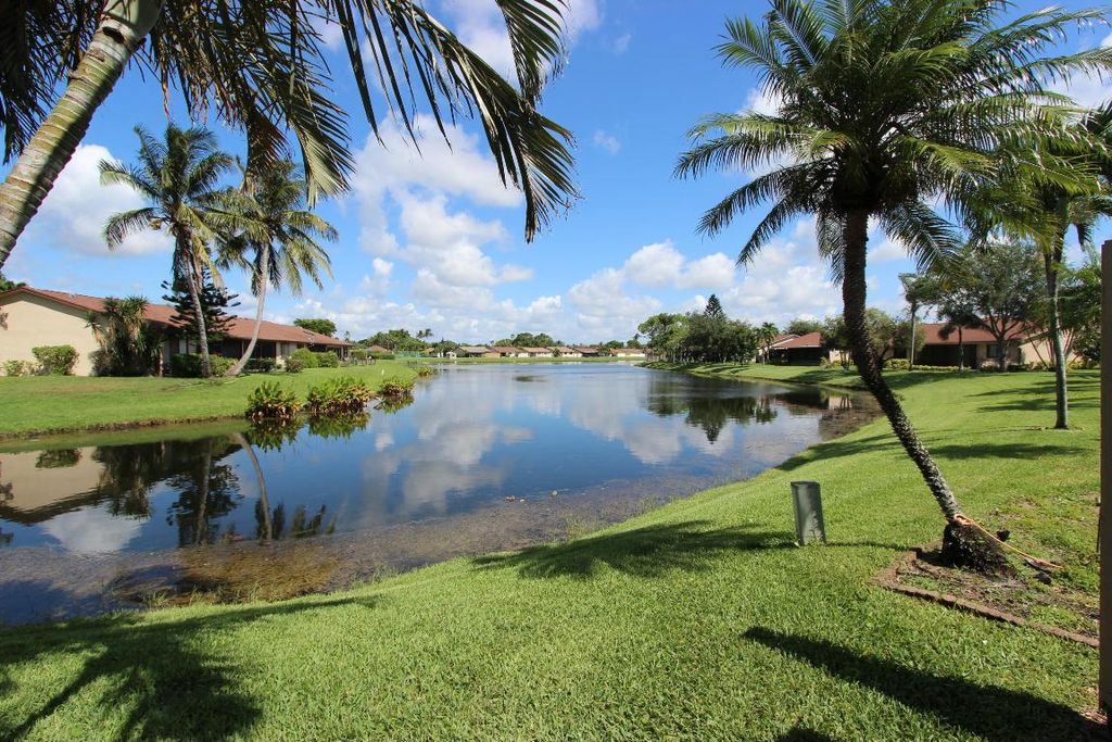 Photo of 61 Mayfair Lane, Boynton Beach, FL 33426 (MLS # R11086925)