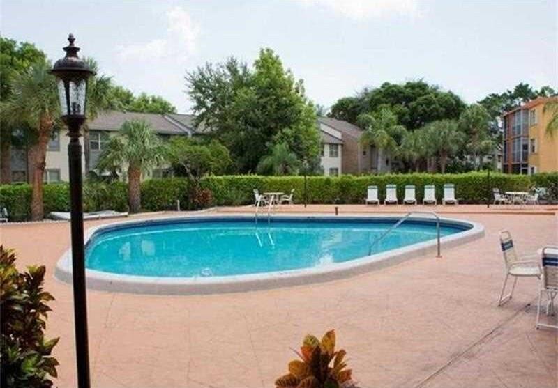 HERITAGE CIRCLE CONDO - Residential