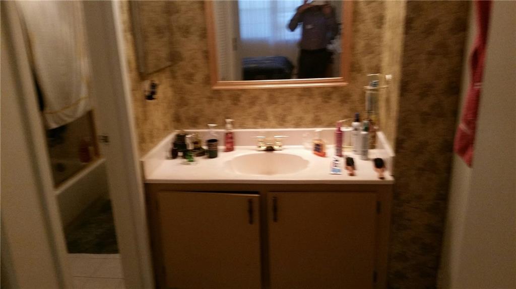 HERITAGE CIRCLE CONDO - Residential