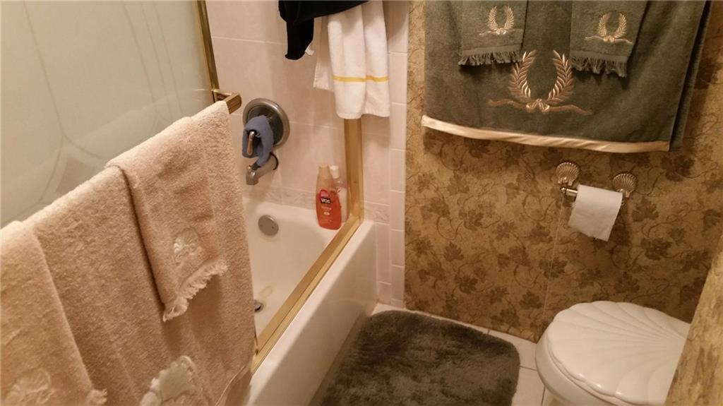 HERITAGE CIRCLE CONDO - Residential