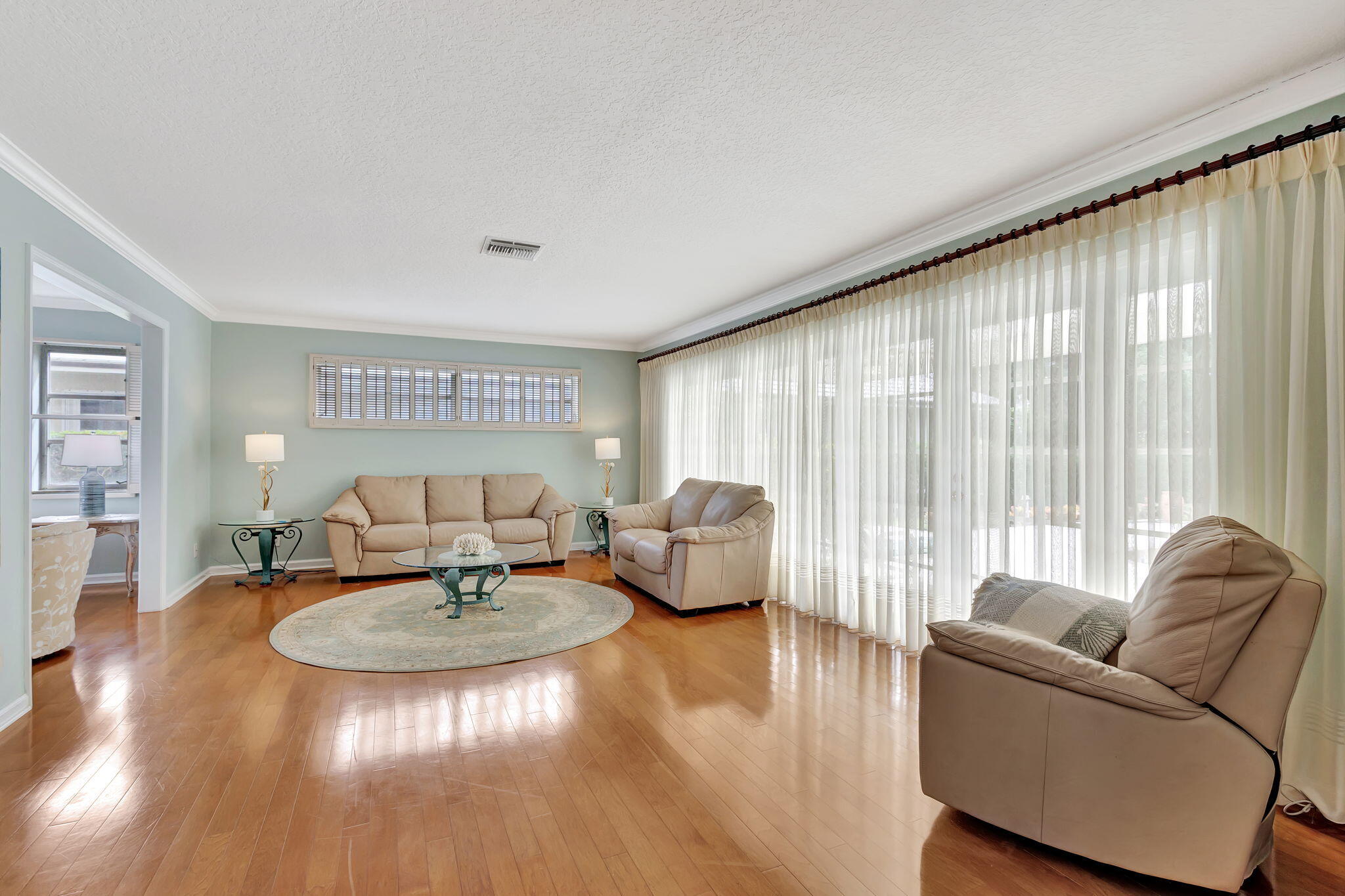 PINE POINT - Residential