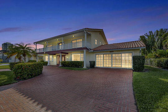 PINE POINT - Residential