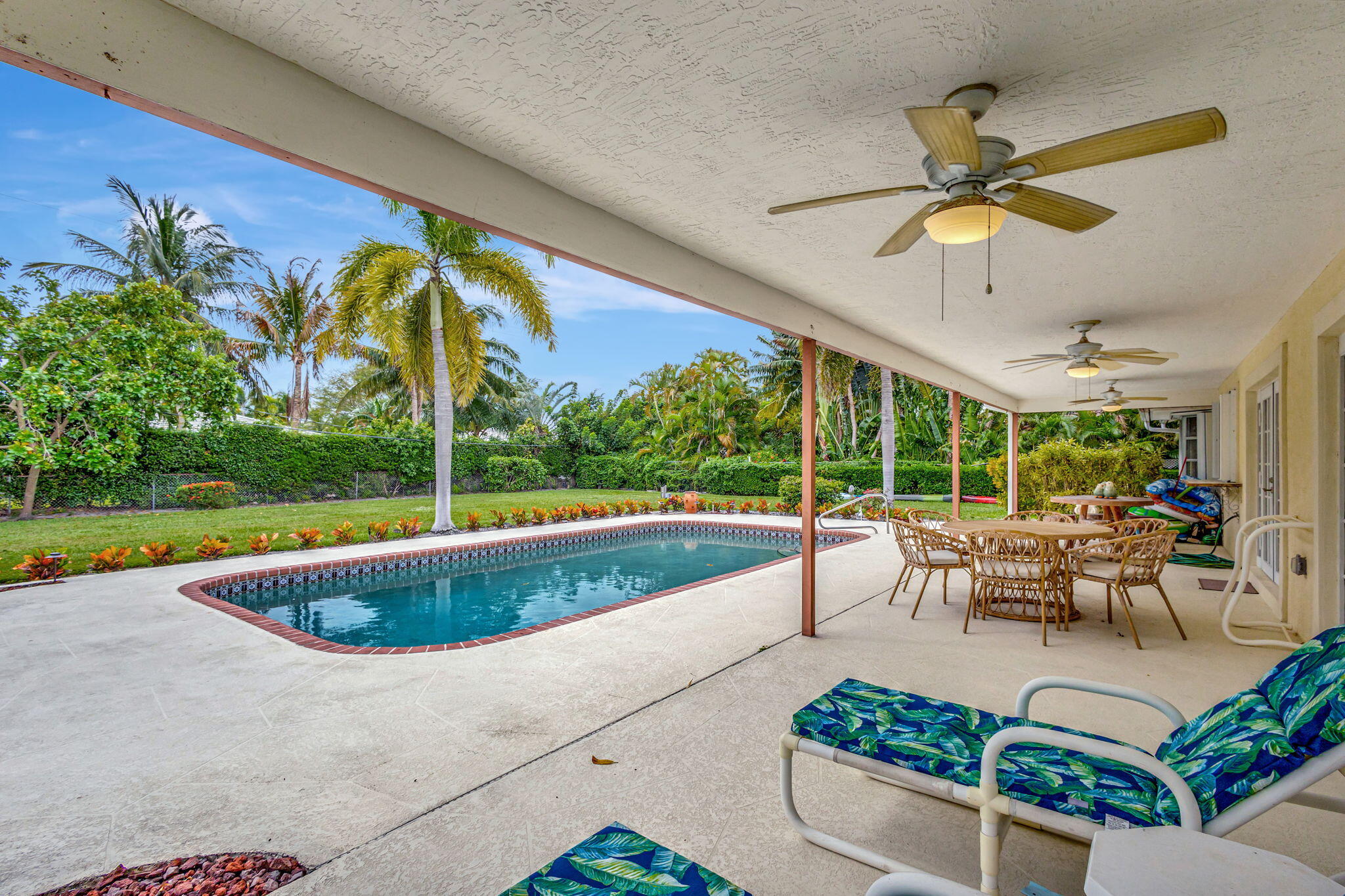 PINE POINT - Residential