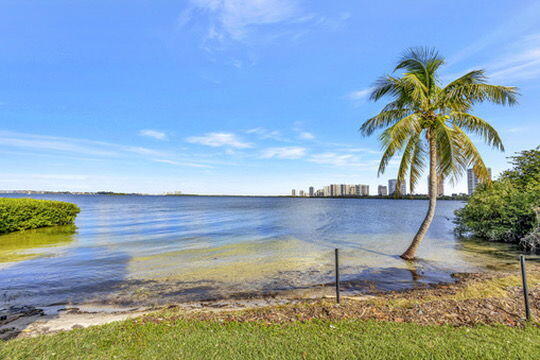 PINE POINT - Residential