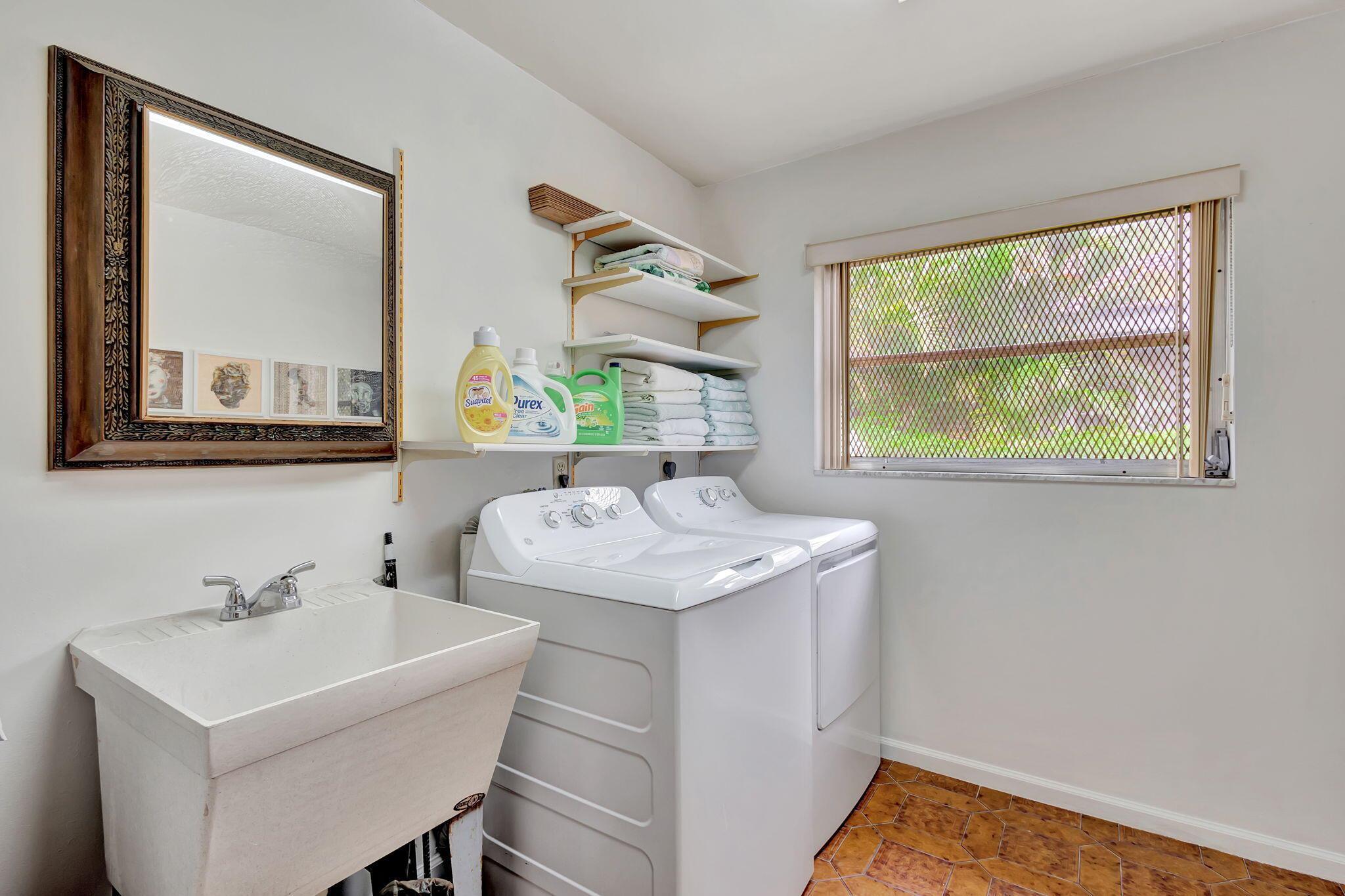 PINE POINT - Residential