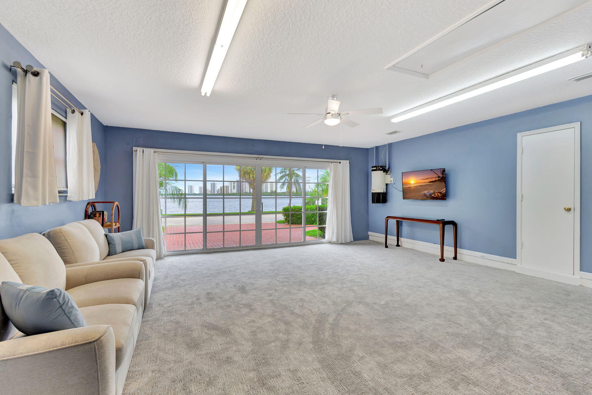 PINE POINT - Residential