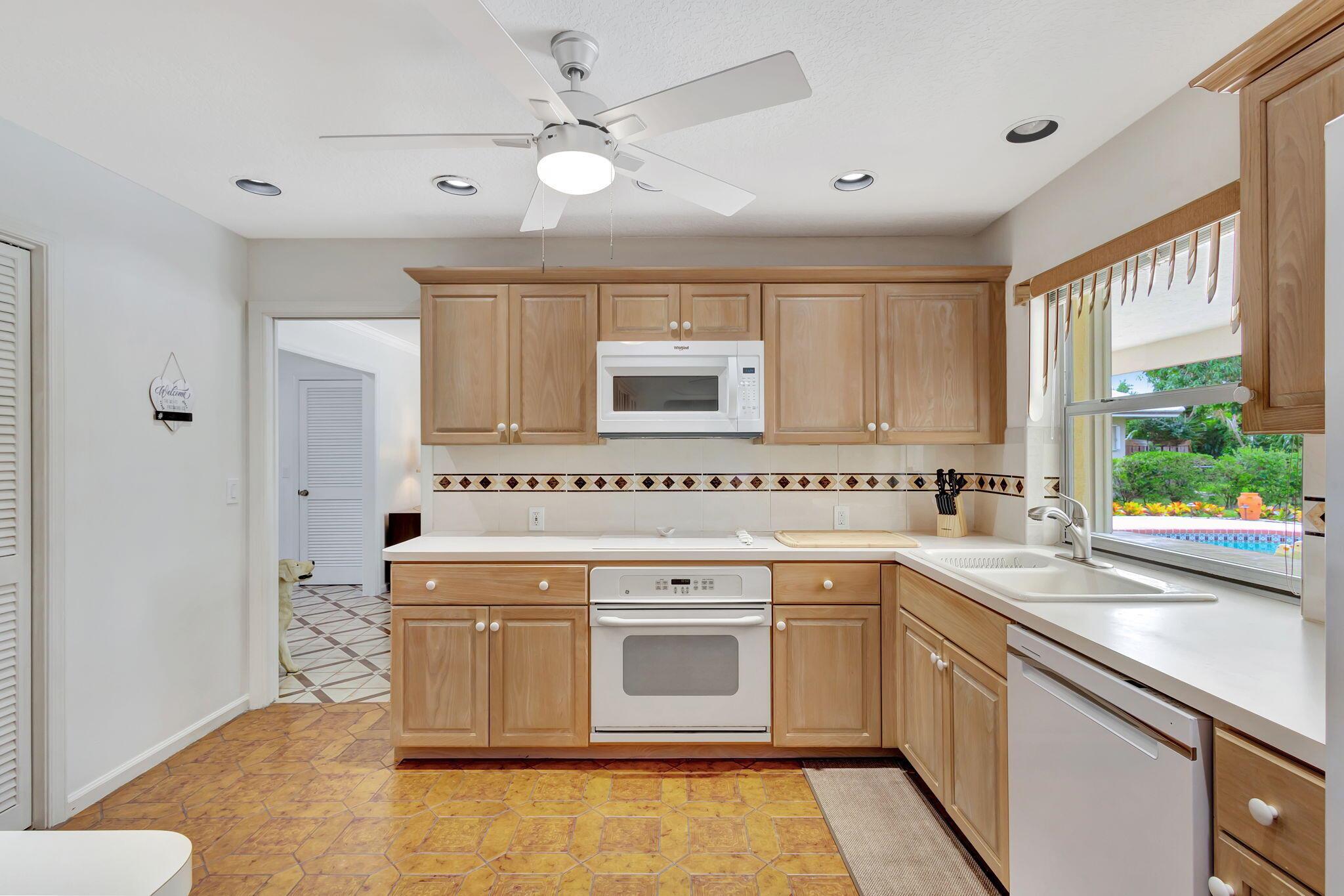 PINE POINT - Residential