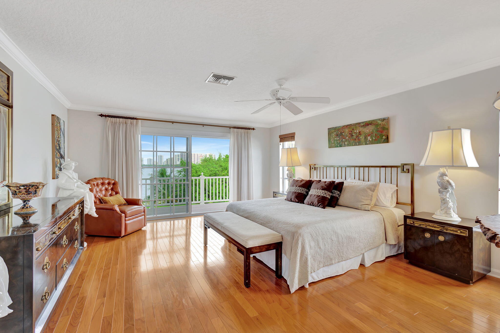 PINE POINT - Residential