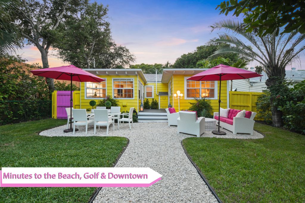 Photo of 612 N Palmway, Lake Worth Beach, FL 33460 (MLS # B26031077)