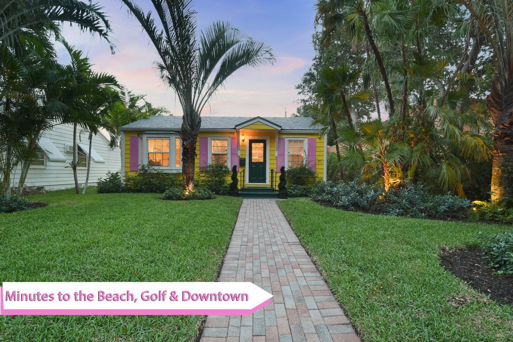 Photo of 612 N Palmway, Lake Worth Beach, FL 33460 (MLS # B26031077)
