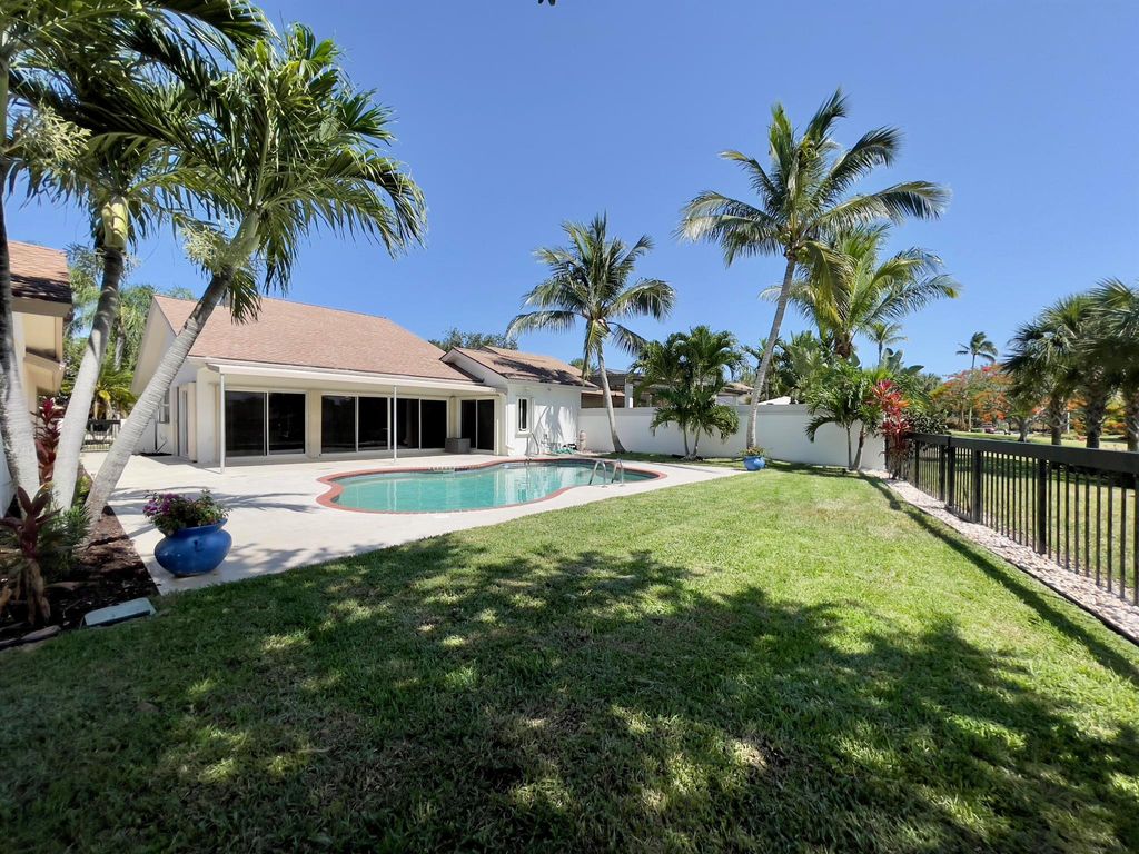 Photo of 208 E River Park Drive, Jupiter, FL 33477 (MLS # R11093620)