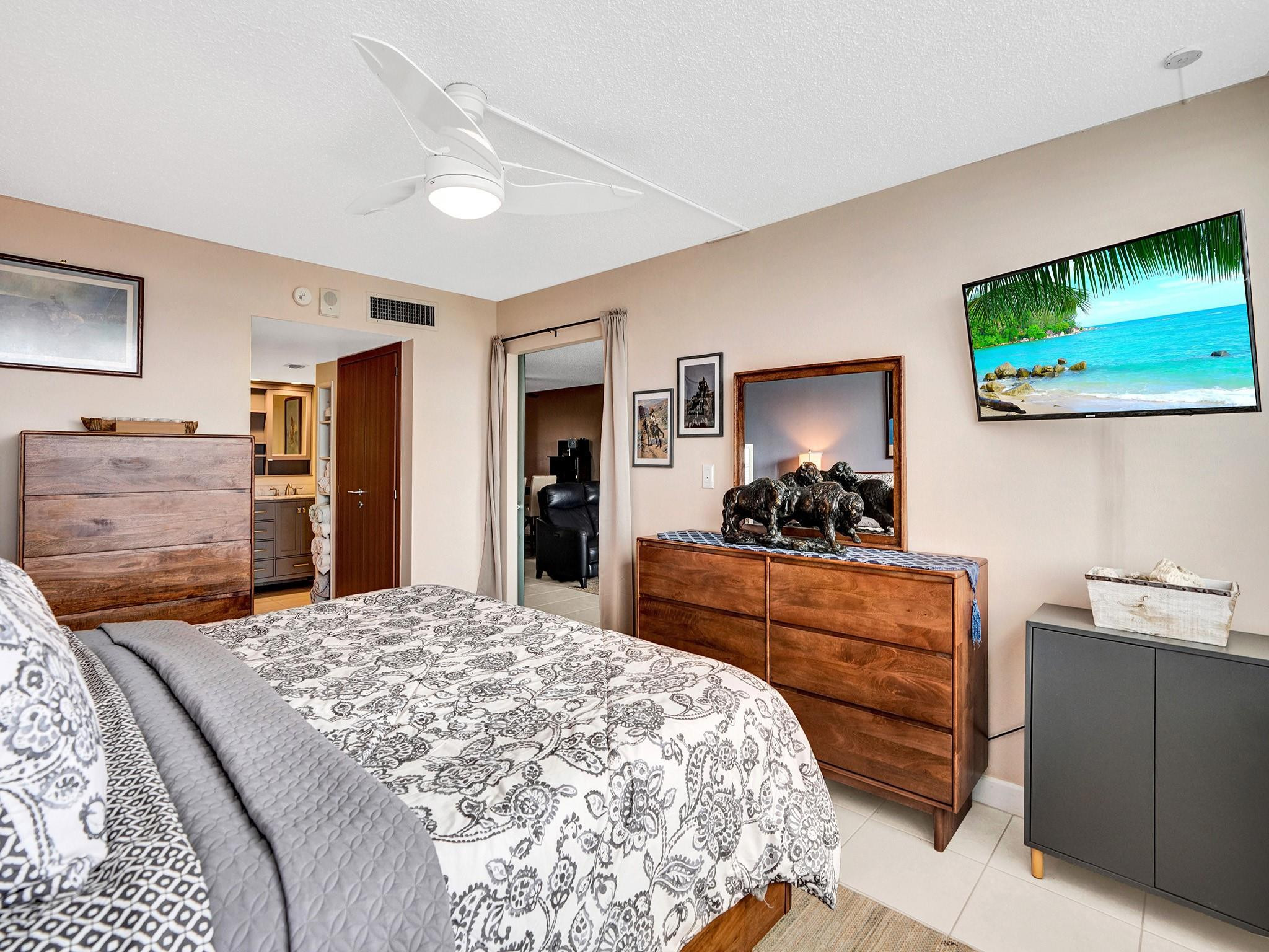 Seville House - Residential