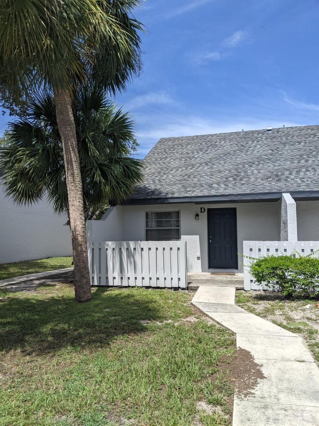 Photo of 2010 S 10th Street #D, Fort Pierce, FL 34950 (MLS # F10404145)
