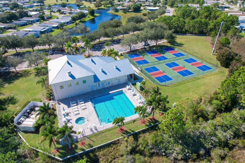 THE LINKS AT SAVANNA CLUB - Residential