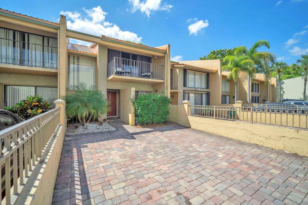 Photo of 740 E Coco Plum Circle #3, Plantation, FL 33324 (MLS # B26045311)
