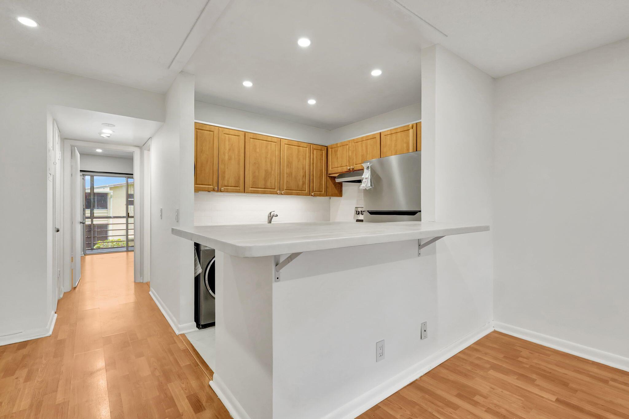 181 Canterbury H, West Palm Beach, FL, 33417/$85,000 4 181 Canterbury H