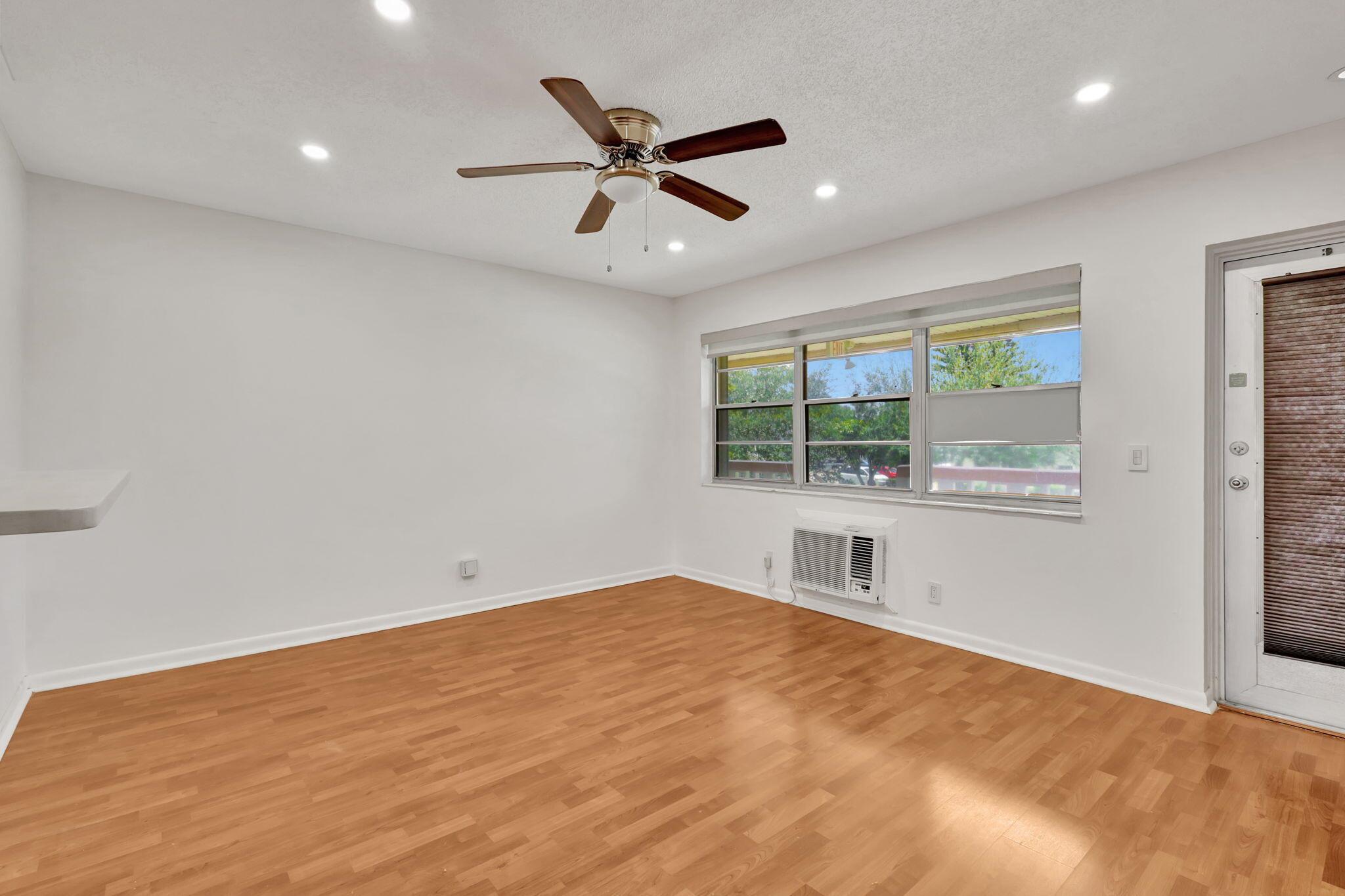 181 Canterbury H, West Palm Beach, FL, 33417/$85,000 2 181 Canterbury H
