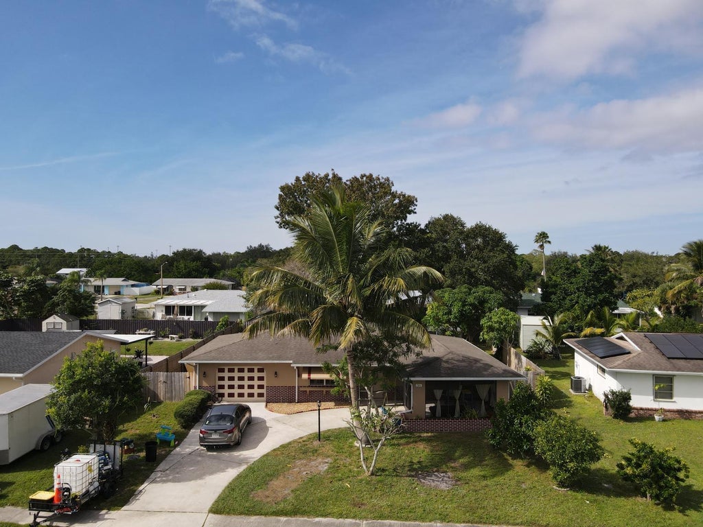 Photo of 264 NE Summer Road, Port Saint Lucie, FL 34952 (MLS # R11139886)