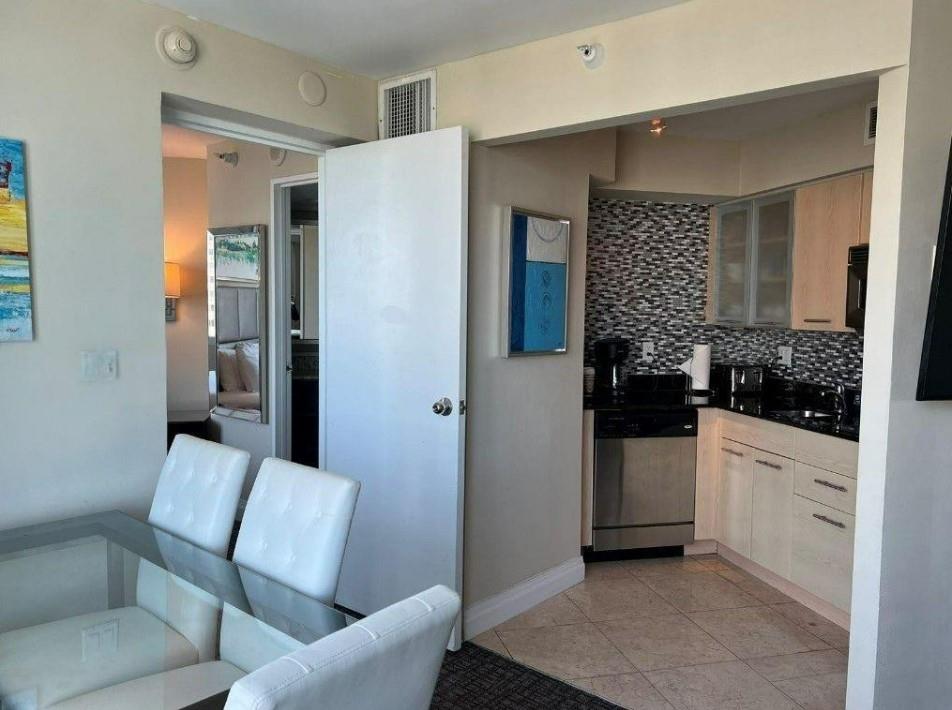 2670 E Sunrise Blvd 1105