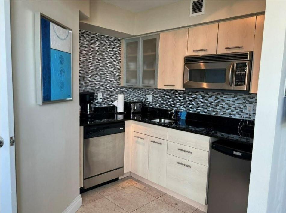 2670 E Sunrise Blvd 1105