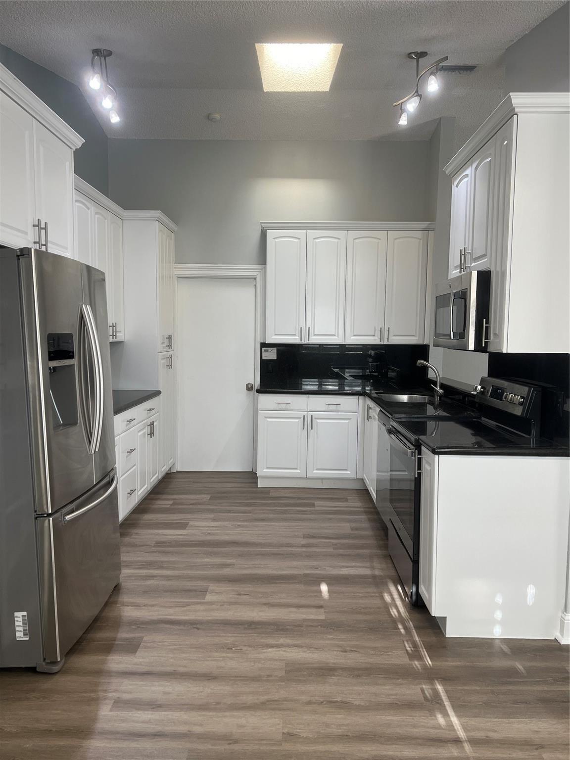 Country Landing 3 - Residential