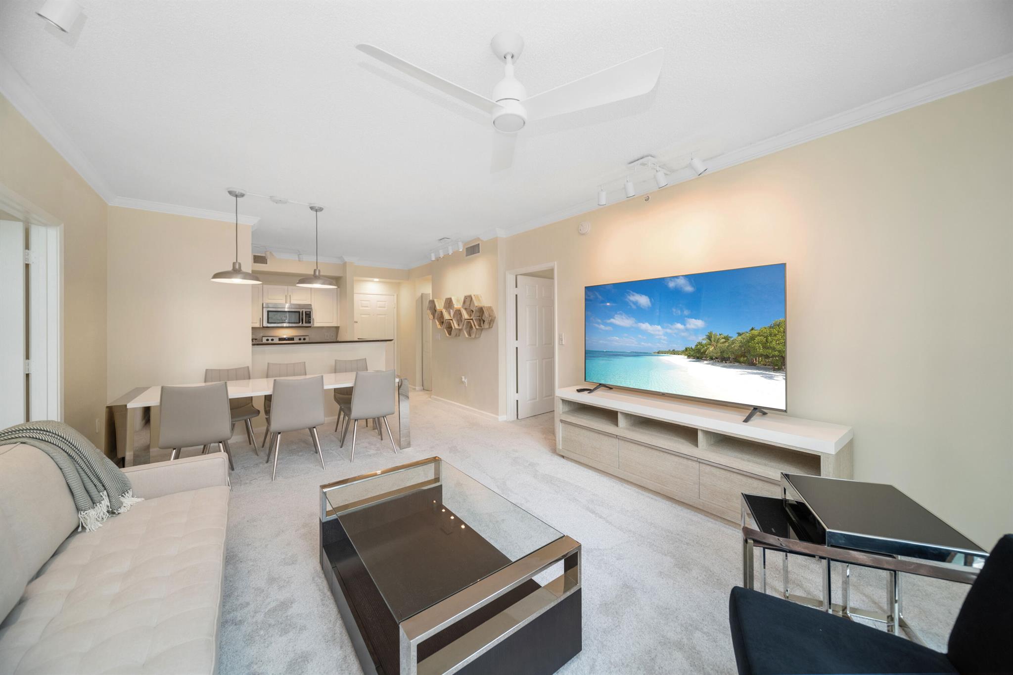 720 S Sapodilla Avenue 301