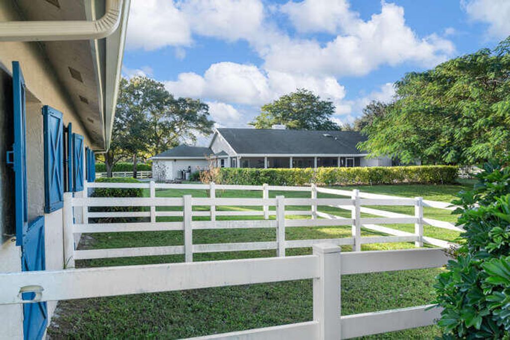 Photo of 2760 Appaloosa Trail, Wellington, FL 33414 (MLS # R11160236)