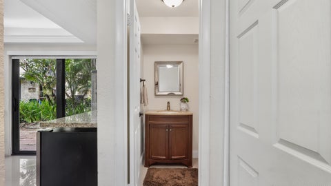 Tiny photo for 219 Wimbledon Lakes Drive, Plantation, FL 33324 (MLS # B26090983)