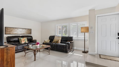 Tiny photo for 219 Wimbledon Lakes Drive, Plantation, FL 33324 (MLS # B26090983)