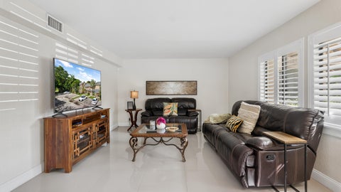 Tiny photo for 219 Wimbledon Lakes Drive, Plantation, FL 33324 (MLS # B26090983)