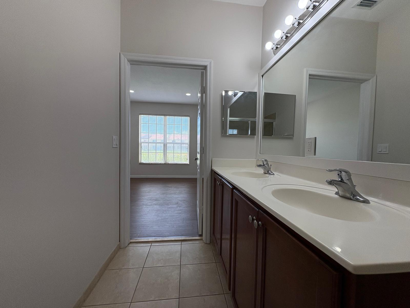 Strok 2 147-22 B - Residential Lease
