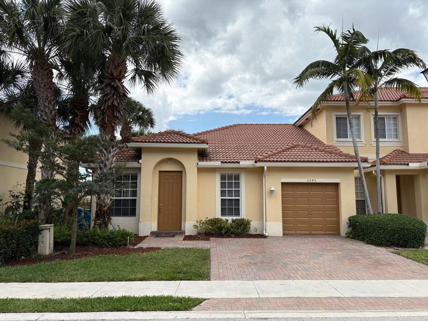 Beautiful single home ready for a new family. Welcome to this well maintained 3 bedroom 2 bathroom home with
 a 1-car garage in Isles of Oakland Park. Kitchen includes granite counter tops, full-size washer and dryer. back
 patio has a water view of the pond.