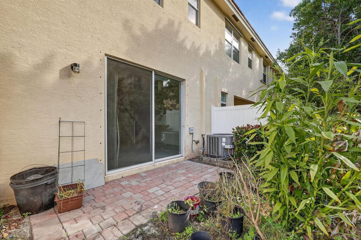 RIVER MARINA - Residential Lease