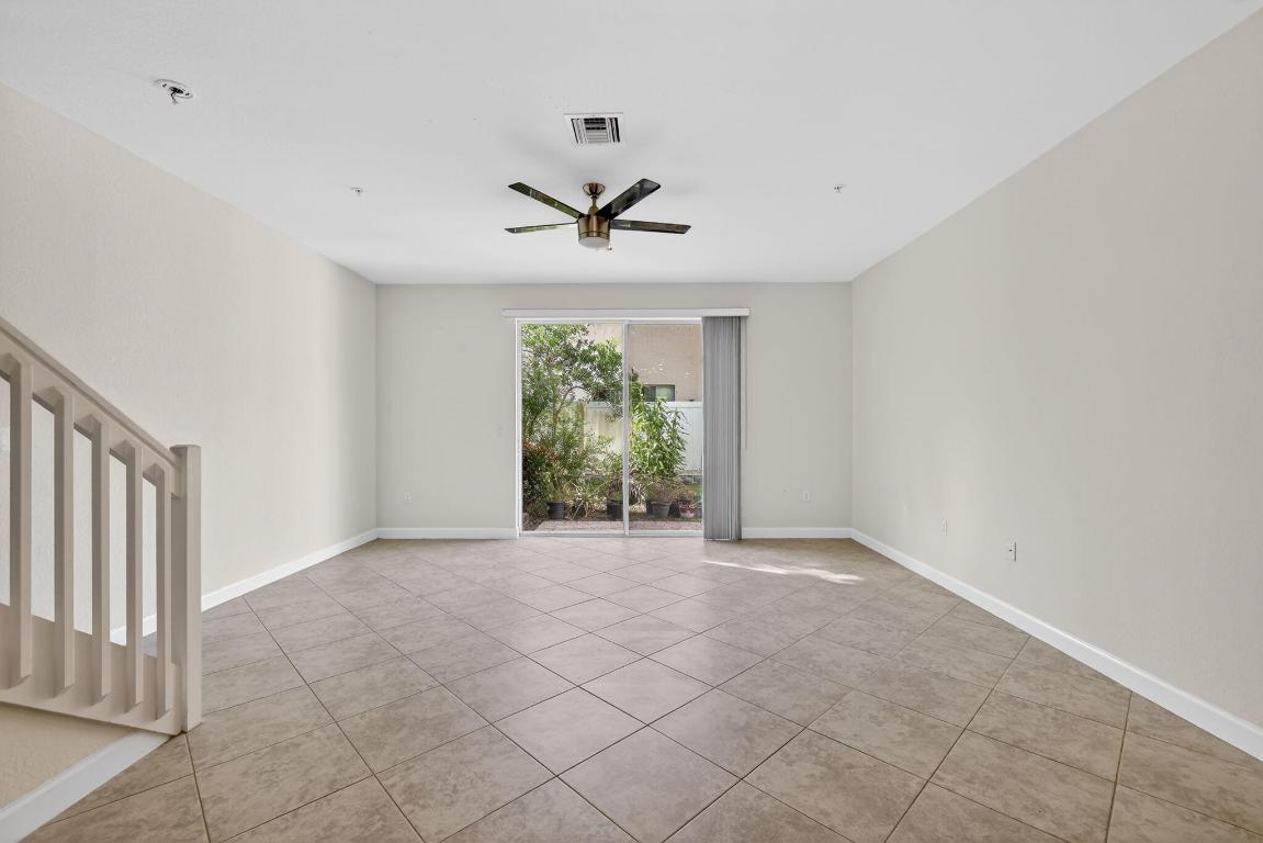 RIVER MARINA - Residential Lease