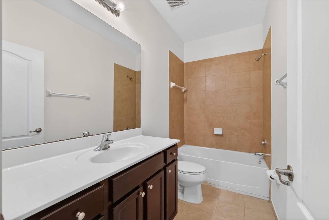 RIVER MARINA - Residential Lease