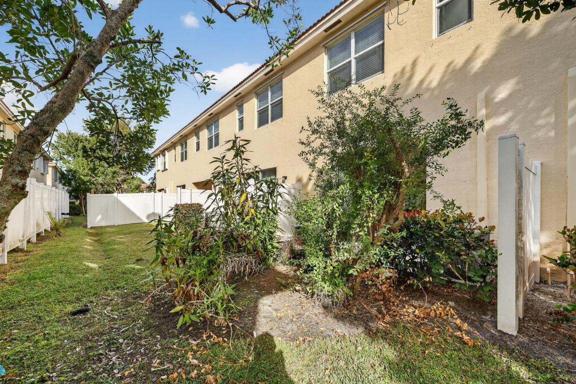 RIVER MARINA - Residential Lease