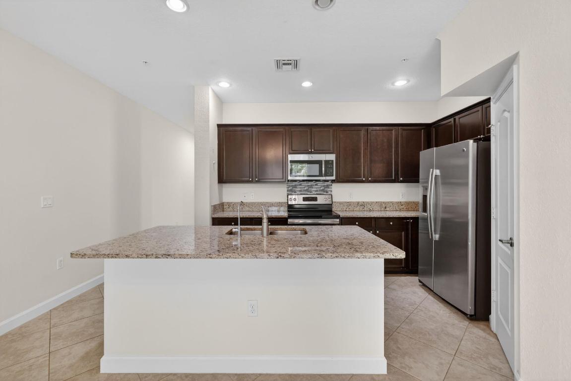 RIVER MARINA - Residential Lease