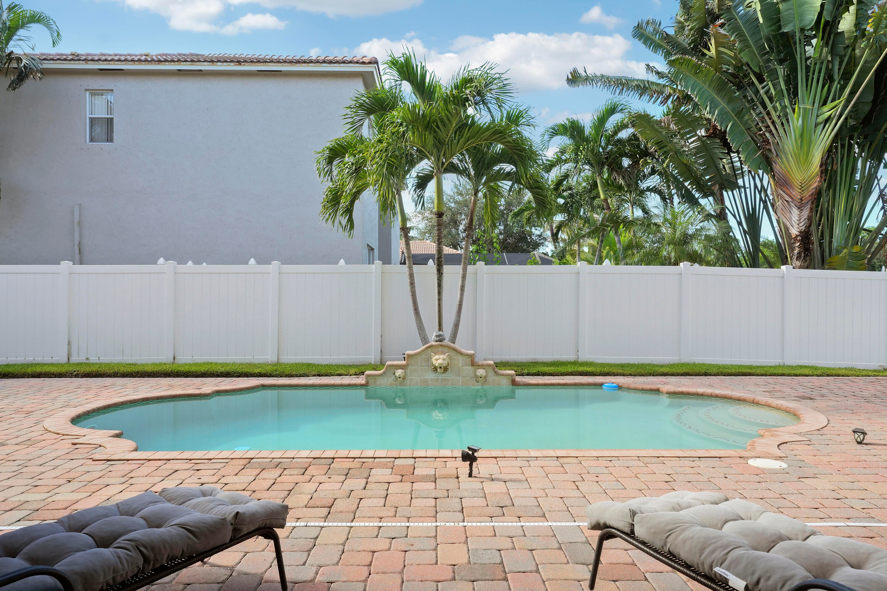 8608 PALISADES LAKE Drive